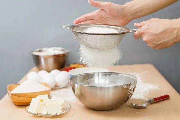 Preparing dough at home — Stock Photo, Image