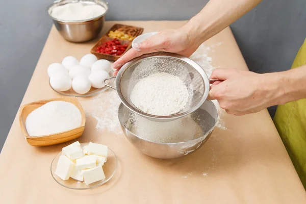 Preparing dough at home — Stock Photo, Image
