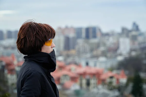 Young Fashion Styled Woman Goggles Looking Big City View — Stock Photo, Image