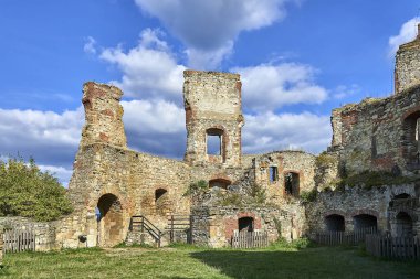 13. yüzyıl Gotik kale Boskovice harabe Ortaçağ değirmen