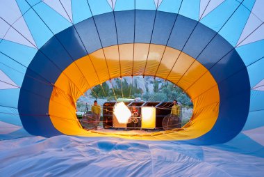 Sıcak hava balon Kapadokya, Türkiye'de hazırlanması