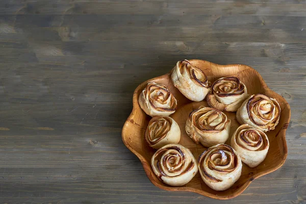 Delicious Sweet Baked Rose Shaped Pastry Apple Filling Wooden Flower — Stock Photo, Image