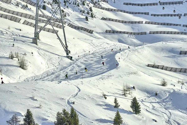 Ischgl Oostenrijk December 2017 Winter Resort Ski Pistes Tussen Bergen — Stockfoto