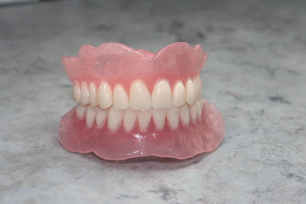 Dentiere complete rimovibili Immagine Stock