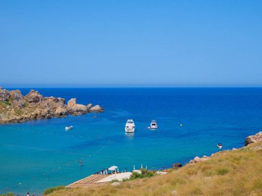 Riviera Sahili kıyısında (Ghajn Tuffieha). Malta.