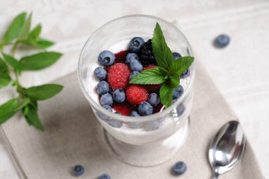 İtalyan tatlı panna cotta