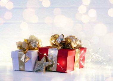 süslü Noel hediyeleri