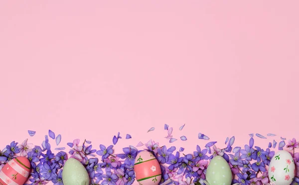 Huevos Pascua Decorados Flores Sobre Fondo Rosa — Foto de Stock