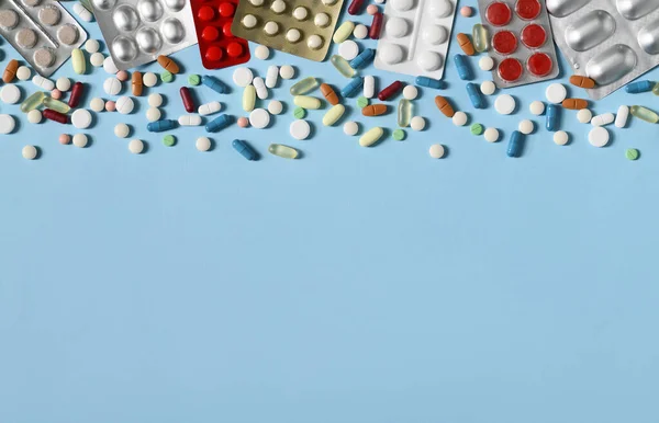 Arrangement Many Pills Capsules Blue Background — Stock Photo, Image