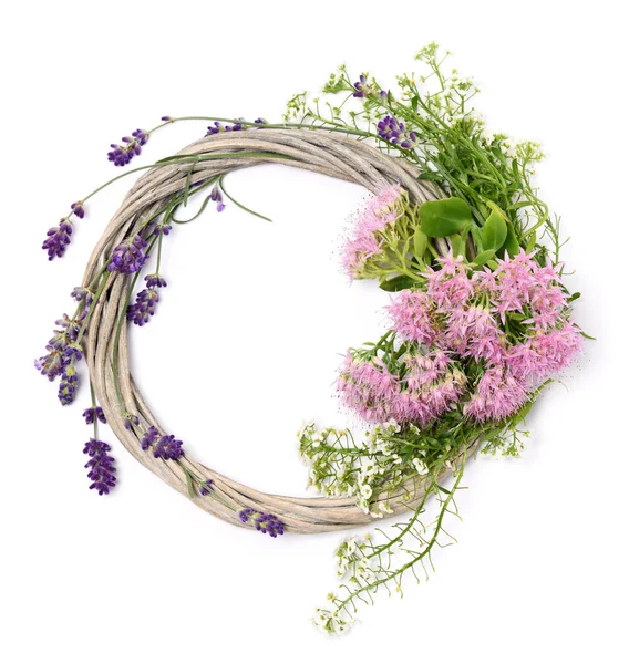白に隔離された美しい花の花輪 — ストック写真