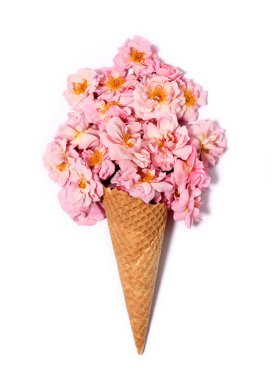 Dondurma külahında güzel pembe güller