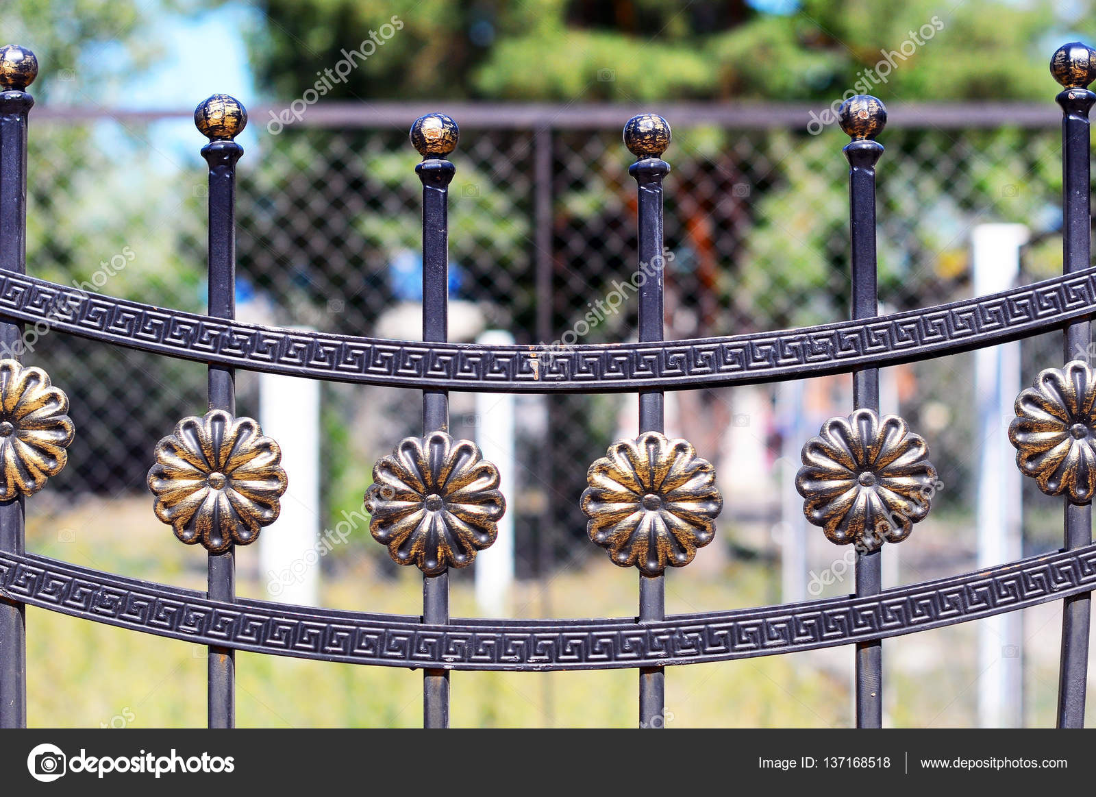 Image Of A Decorative Cast Iron Fence