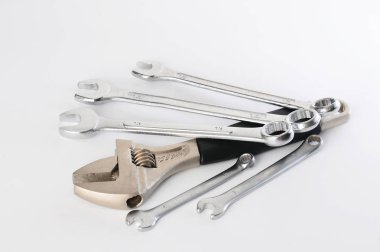 somun anahtarları kümesi.