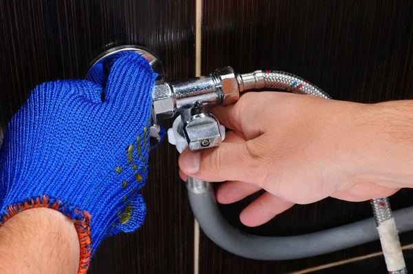 Installation Hoses for Washers. Installation of household appliances. Connection Hose Washing Machine and Dishwasher Close up — Stock Photo, Image