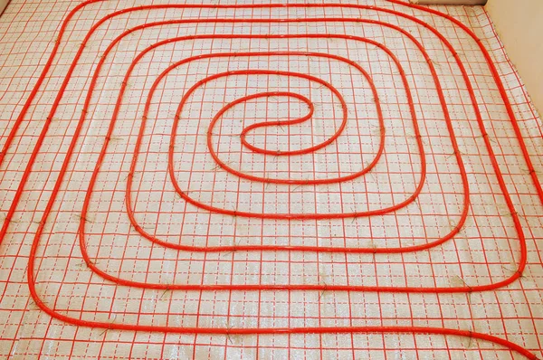 Yerden Isıtma tesisat. Isıtma sistemi iç su yere yakın çekim.