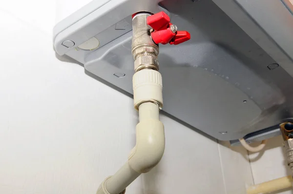 Συνδέσεις υδραυλικών οικιακός ηλεκτρικός λέβητας — Φωτογραφία Αρχείου