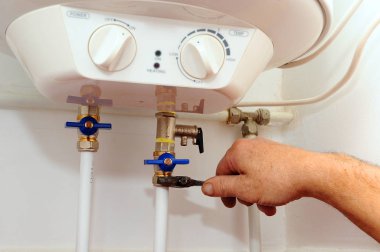 Ev su ısıtıcı, sıhhi tesisat bağlantı. Elektrikli su ısıtıcı (kazan) tamir. Bireysel Isıtma. Bireysel sıcak su kaynağı