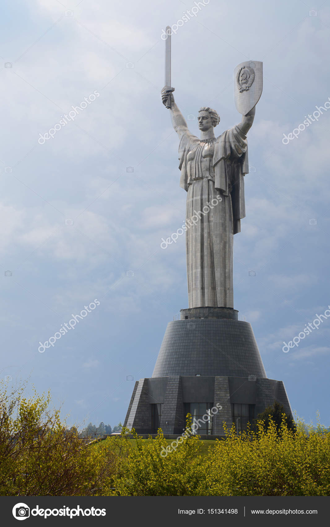 Kiev Ukraine April 16 17 The Motherland Monument Also Known As Rodina Mat Devoted The Great Patriotic War Monumental Statue Of The Mother Motherland In Kiev Stock Editorial Photo C Cherokee4