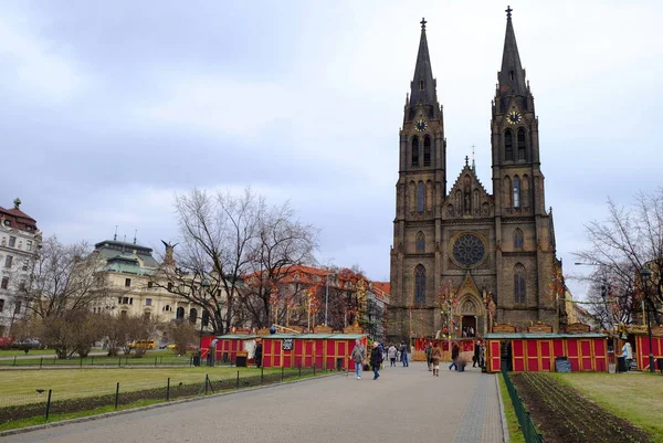 布拉格 捷克共和国 2018年3月28日 复活节庆祝在和平广场 查看圣 Ludmila — 图库照片