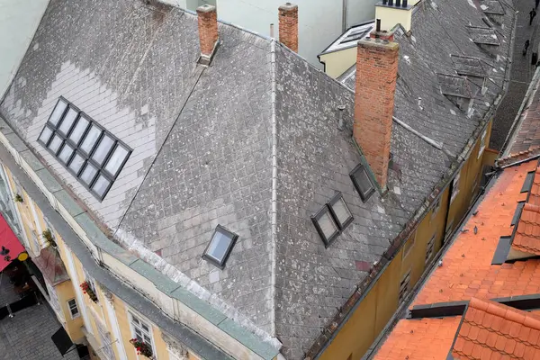 Vecchi Tetti Edifici Strade Europa — Foto Stock