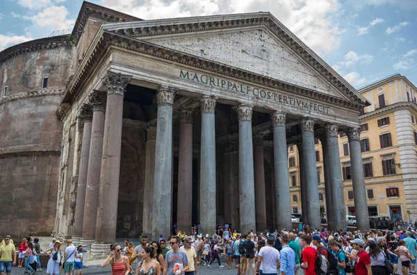 Roma Giugno 2019 Gente Visita Pantheon Una Delle Principali Attrazioni — Foto Stock
