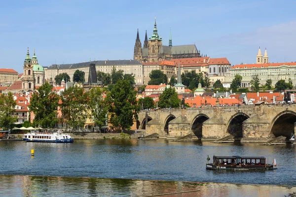 Prag Tschechien Juli 2017 Blick Auf Den Veitsdom Die Moldau — Stockfoto