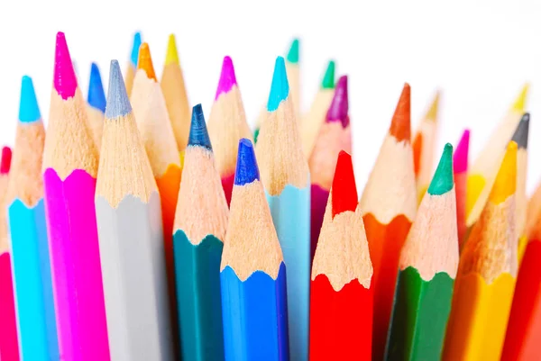 Färg pennor på vit bakgrund. — Stockfoto