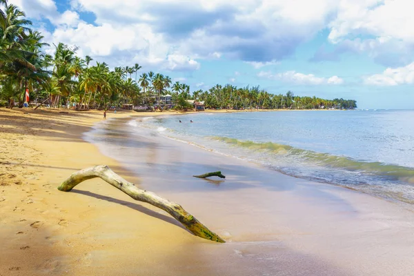 Entrar na praia — Fotografia de Stock