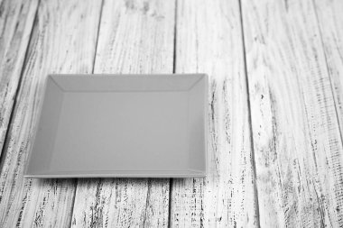 ahşap masa arka plan boş dikdörtgen plaka