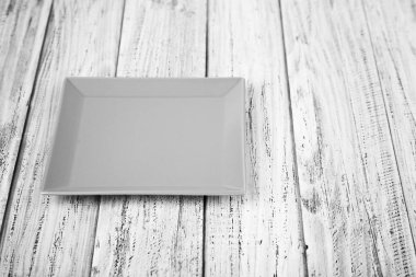 ahşap masa arka plan boş dikdörtgen plaka