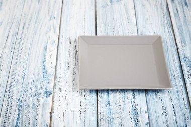 ahşap masa arka plan boş dikdörtgen plaka