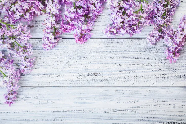 Verde sobre un fondo de madera — Foto de Stock