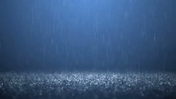 Regn på mörkt blå bakgrund — Stockvideo