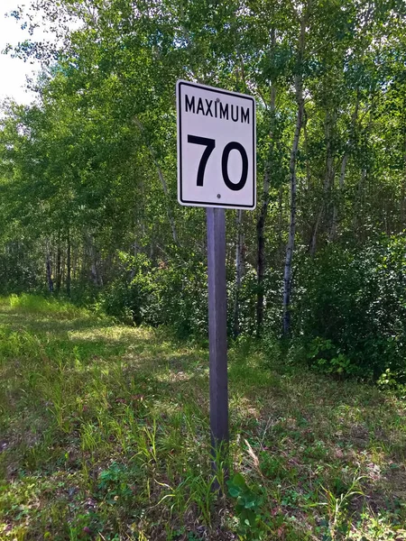 Maximum Seventy Kilometer Per Hour Sign — Stock Photo, Image