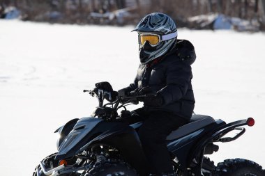 Kışın rüzgarlı bir günde Atving