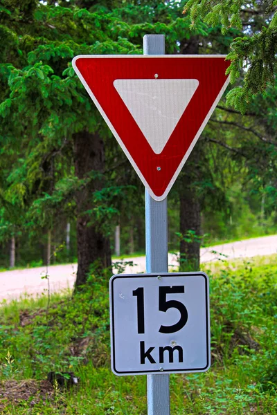 Bir verim altındaki en fazla 15 km işaretiyle