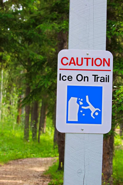 Bir dikkat, iz üzerinde buz işareti