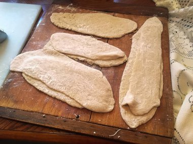 Unlu ve kesilecek bekleyen makarna adet dışarı haddelenmiş