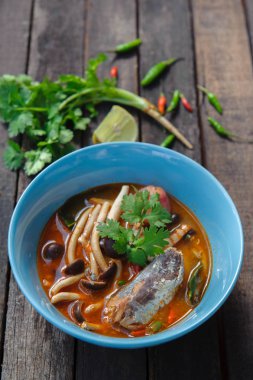 Tay baharatlı konserve sardalya salata 