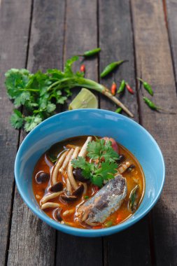 Tay baharatlı konserve sardalya salata 