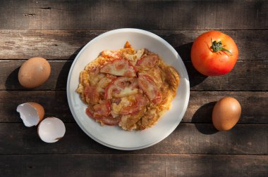 Domatesli omlet
