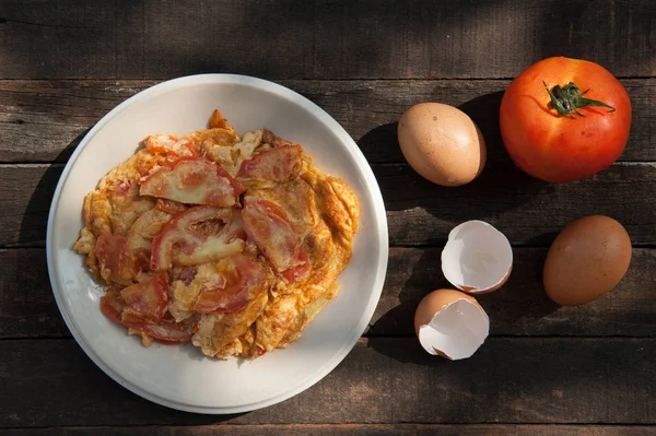 Omelete com tomates — Fotografia de Stock
