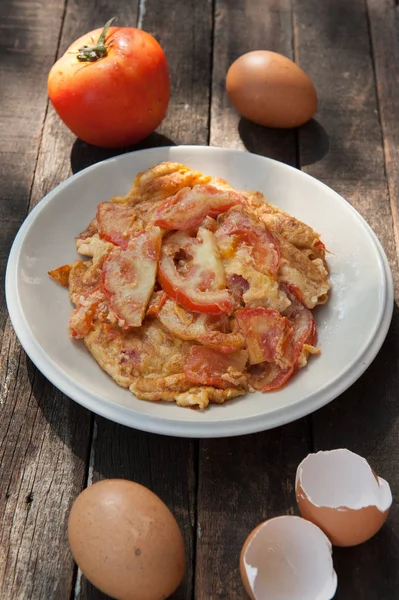 Omelete com tomates — Fotografia de Stock