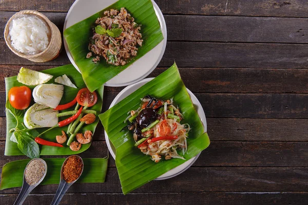 Ensalada de papaya picante con cangrejo salado, espacio para copiar Somtam — Foto de Stock