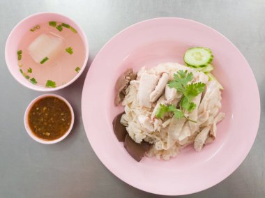 Hainanese tavuklu pilav