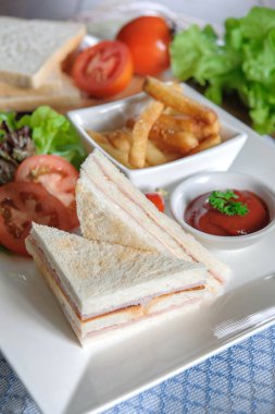 Lezzetli ev tarzı kahvaltı