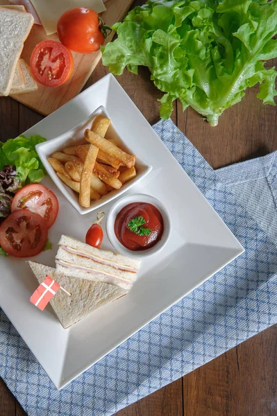 Lezzetli ev tarzı kahvaltı