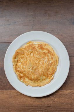 Tay tarzı omlet soğan ile