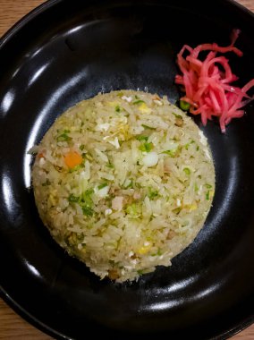 Sebze kızarmış pilav