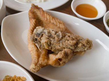 Kızarmış Balık Tayland yemekleri stil.